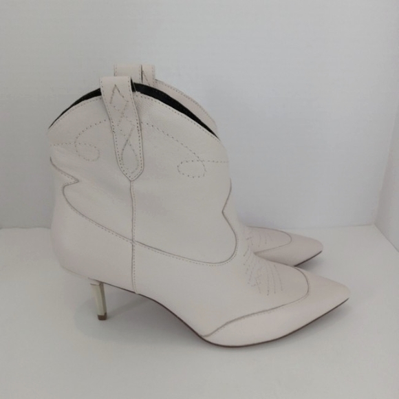 JESSICA SIMPSON Nelda Cream/Off White Leather Western Style Ankle Boot Size 9M - Picture 2 of 14